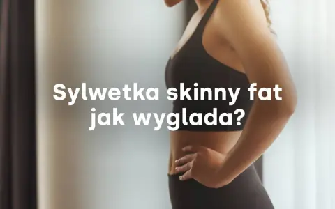 Sylwetka skinny fat – poznaj cechy tej figury. Kobieta w sportowym topie i legginsach.