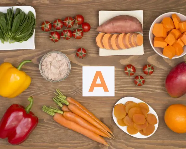 Witaj w świecie witaminy A! Marchew, bataty, szpinak, papryka, pomidory, mango, morele i pomarańcze – te produkty to jej bogactwo.
