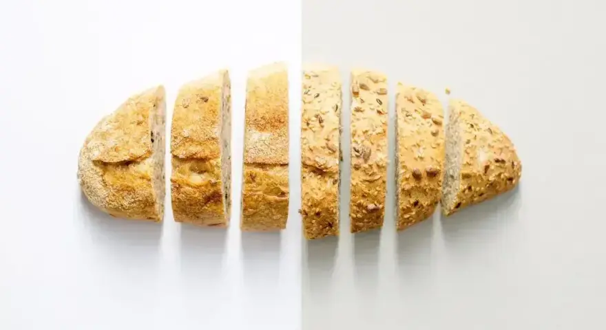 Pokrojony chleb z ziarnami. Idealny do pieczenia w temperaturze ok. 200°C.