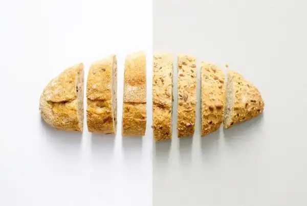 Pokrojony chleb z ziarnami. Idealny do pieczenia w temperaturze ok. 200°C.